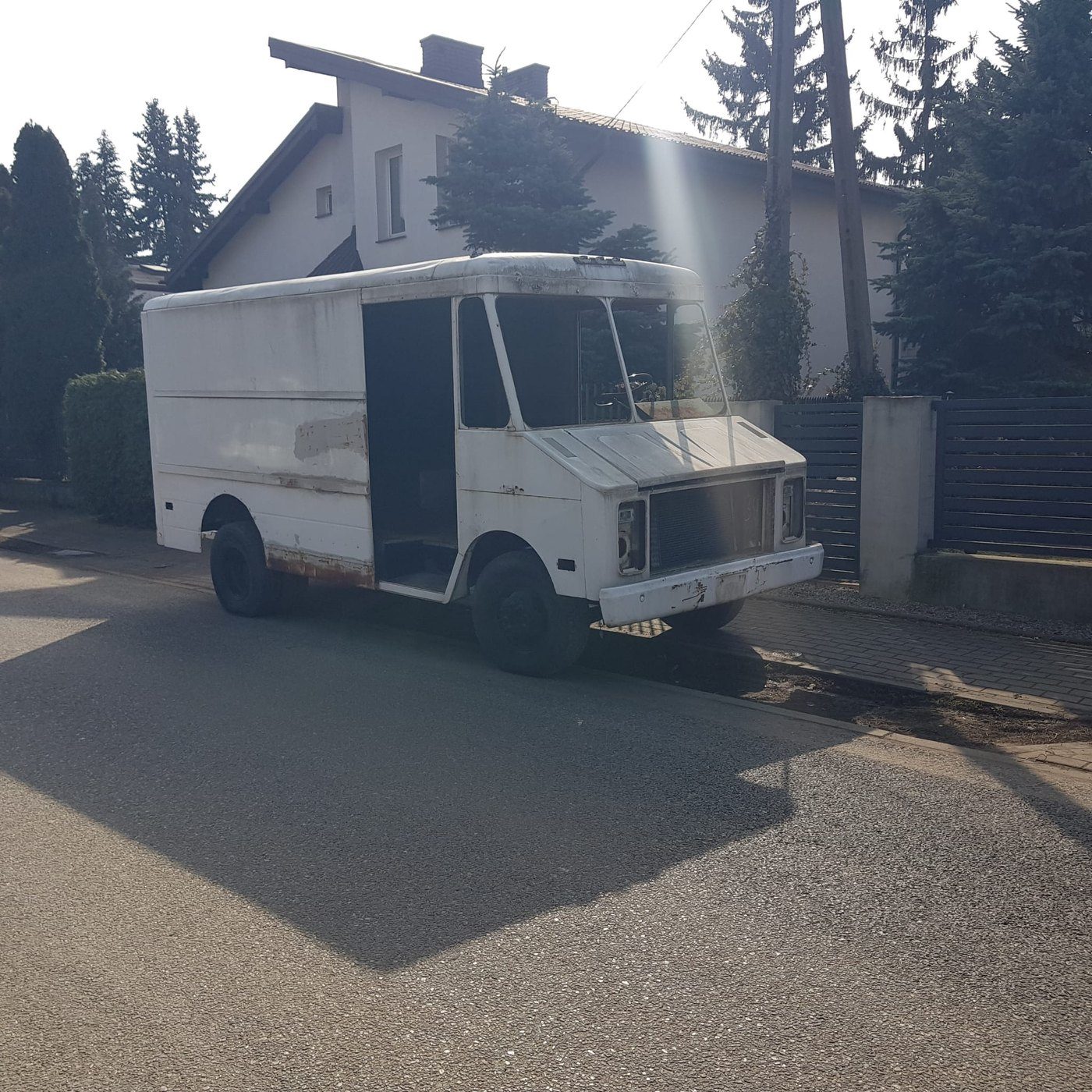Chevrolet Stepvan w garażu